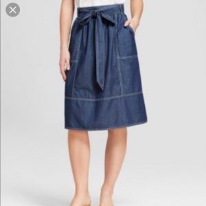 Denim skirt like new